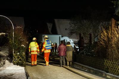 Notzingen: Anbau eines einstoeckigen Wohnhauses in Vollbrand - gluecklicherweise wurde niemand verletzt